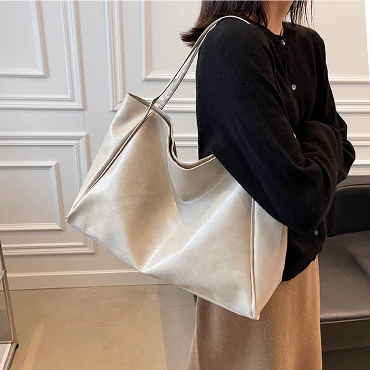 Women's Oversized Retro Faux Leather Shoulder Tote Bag