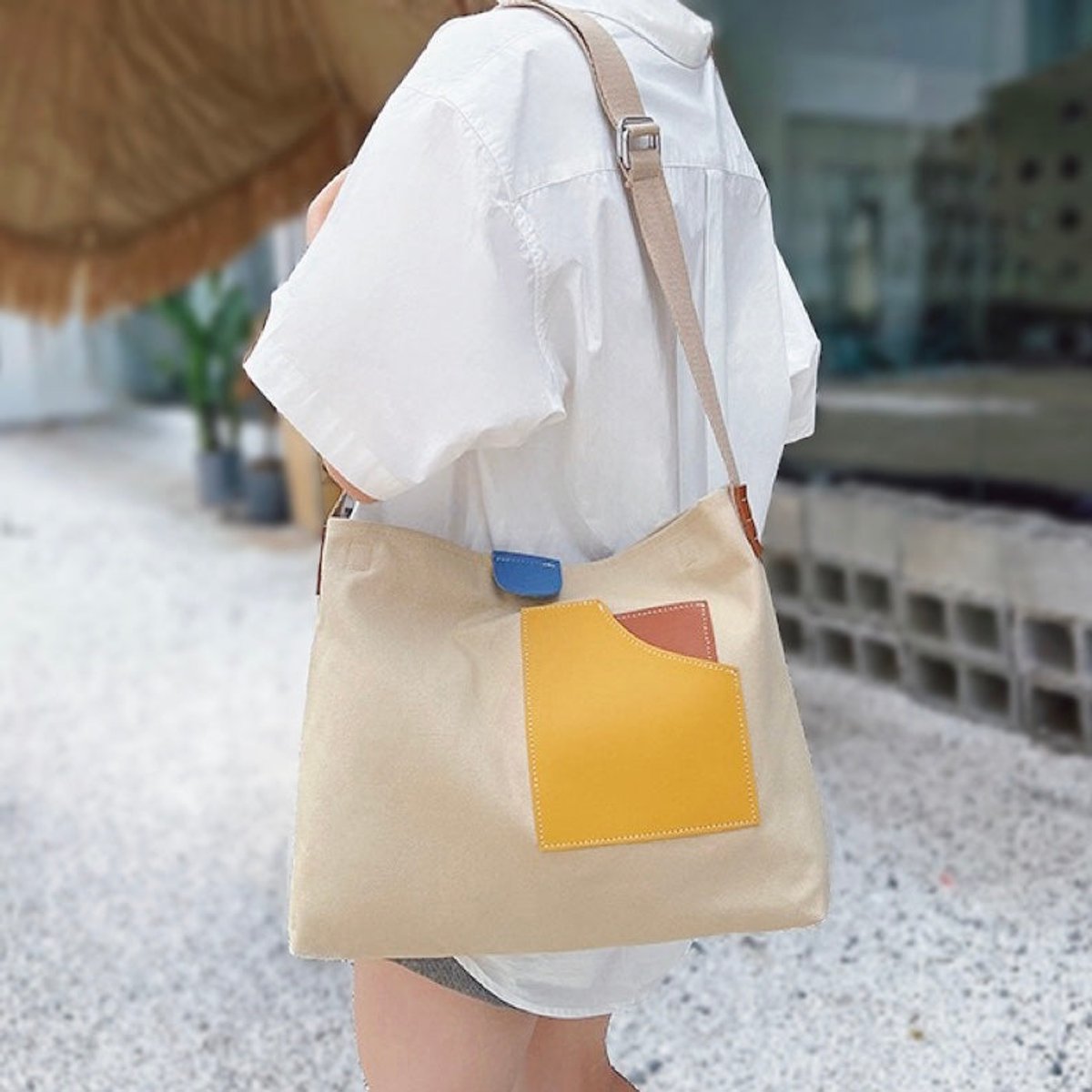 Women's Canvas Color-Block Shoulder Hobo Bag Adjustable Strap - Beige