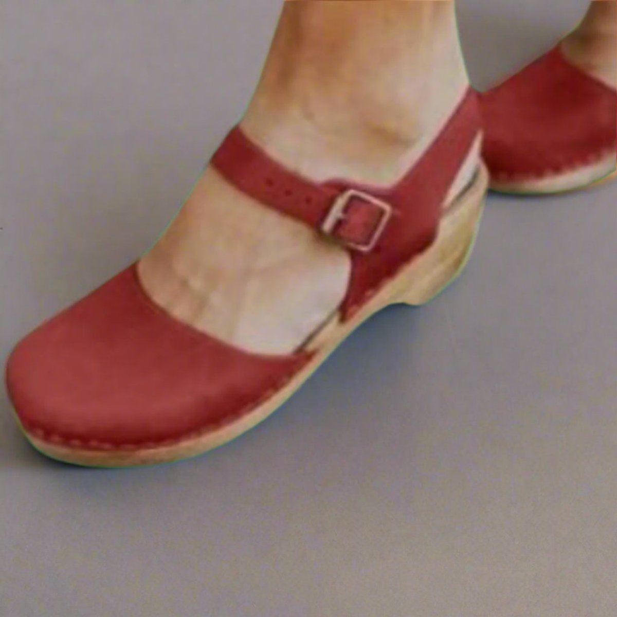 Women's Comfortable Sandals Platform Clogs Leather Ankle-Strap Wooden Heel - Red