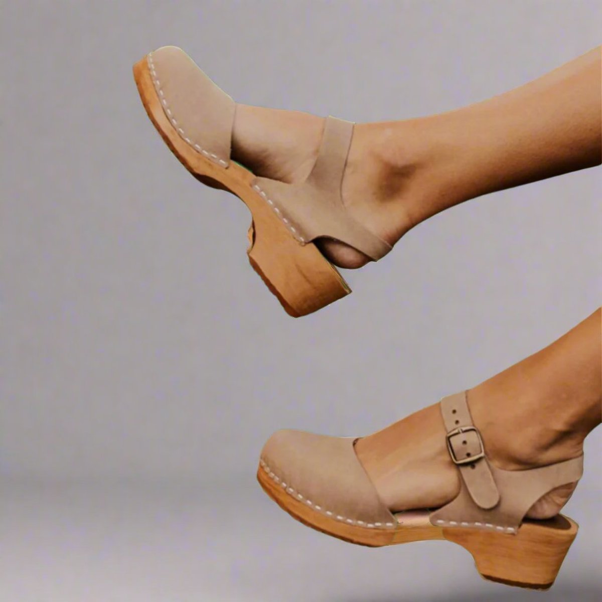 Women's Comfortable Sandals Platform Clogs Leather Ankle-Strap Wooden Heel - Beige
