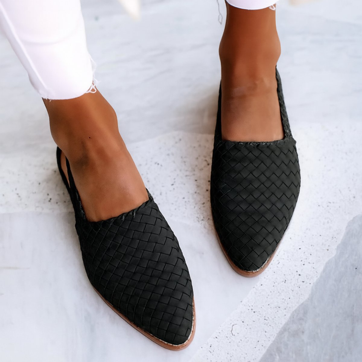 Women's Leather Woven Pointed-Toe Slingback Comfortable Sandals - Black
