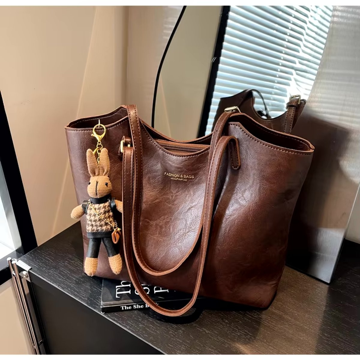 Women's Soft Vegan Leather Spacious Shoulder Tote Bag